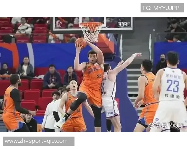 篮球比赛VS精彩对决谁能在赛场上笑到最后揭秘比赛背后的故事与策略