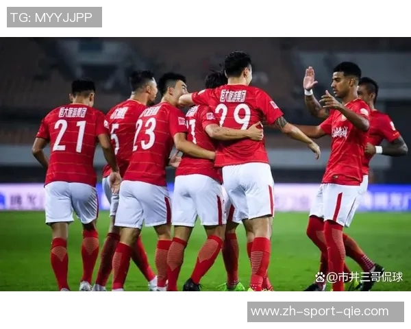 上港与重庆激战正酣双方进球精彩纷呈引发球迷热议